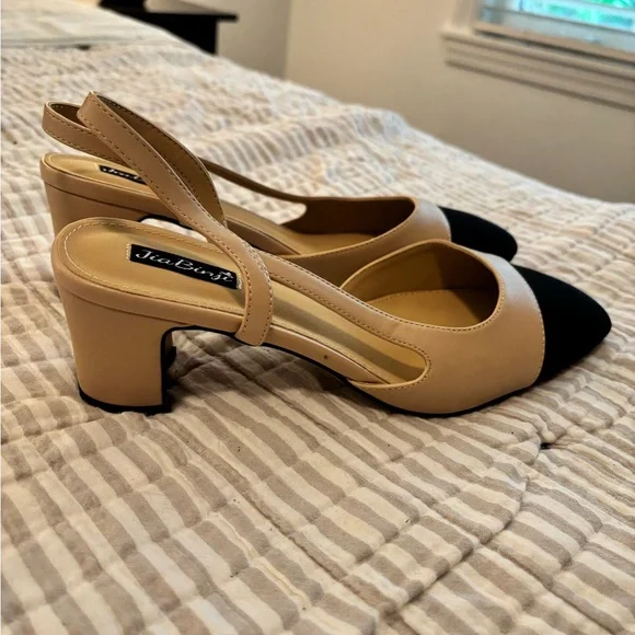 Classic Cream/Black Slingback Heels - 9M - Picture 2 of 5